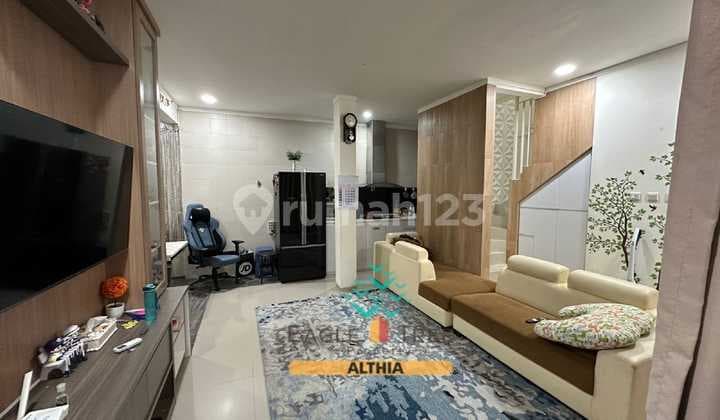 Rumah 2 Lantai Sudah Renovasi Dan Full Furnished Di Graha Raya