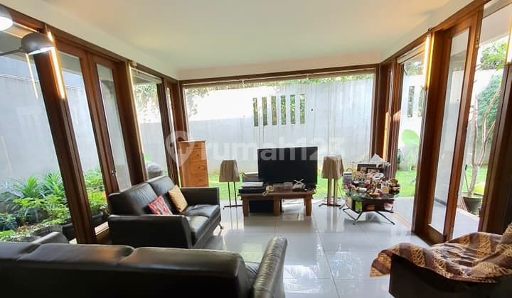 Rumah Modern Minimalis Tanah Luas Siap Huni di Cempaka Bintaro