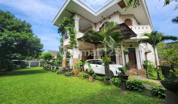 Rumah Mewah dan Tanah Luas Lokasi Strategis Dekat Aviary Park