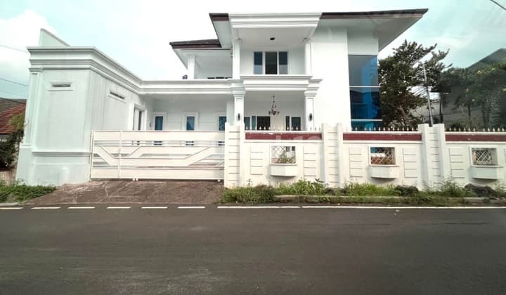 Rumah Mewah Posisi Hook Siap Huni Di Palem Kartika Bambu Apus