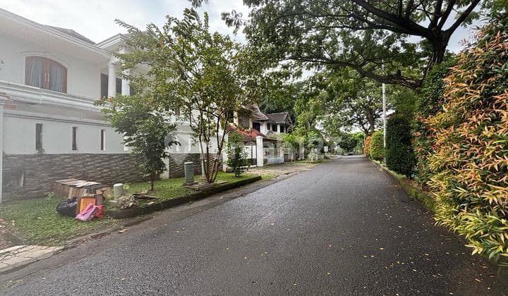 Rumah Tanah Luas dengan Kamar Banyak Siap Huni di BSD
