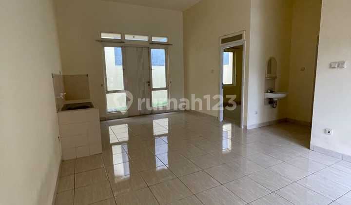 Ready-to-Occupy House Strategic Location Near Mall Paradise Serpong