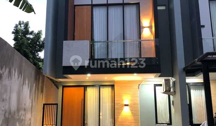 Dijual Rumah 2Lantai dengan Private Pool bisa KPR di Jagakarsa