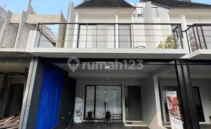 Rumah Bangunan Baru 2lantai Unit Ready Siap Huni Dekat Mall Bxc