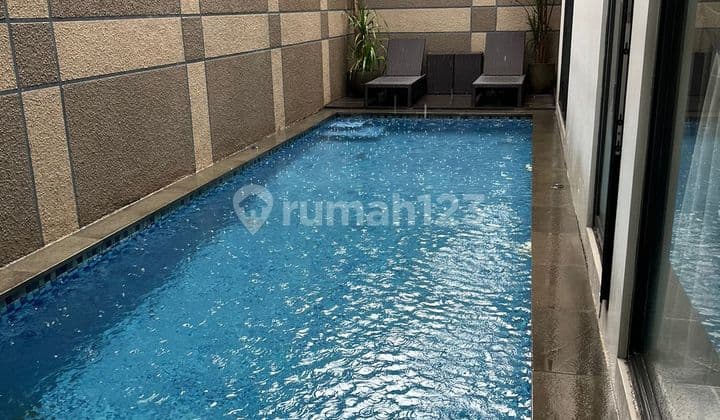 Rumah Mewah Ada Kolam Renang Full Furnished di Bintaro Jaksel