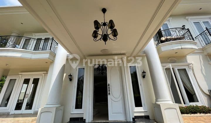 Beautiful luxurious French-style east-facing ready-to-occupy house in BSD
