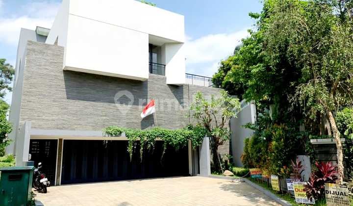 Dijual Rumah BSD ,Mewah 3 Lantai Ada Swimming Pool Siap Huni