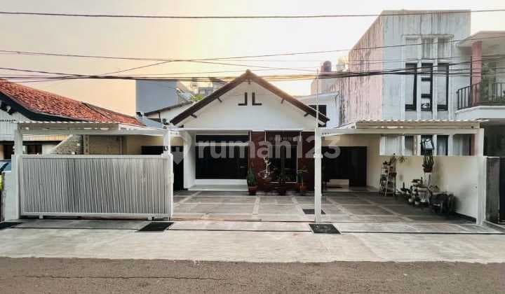 Rumah Lingkungan Elit Bisa Untuk Usaha Cafe Dan Perkantoran Dekat Senopati Jaksel