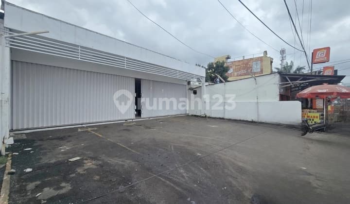 Ruko Gandeng 1 Lantai Lokasi Strategis di Pinggir Jalan Utama
