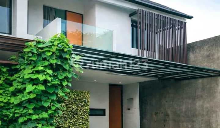 Rumah Minimalis 2 Lantai Dalam Cluster Cempaka Tangerang Selatan