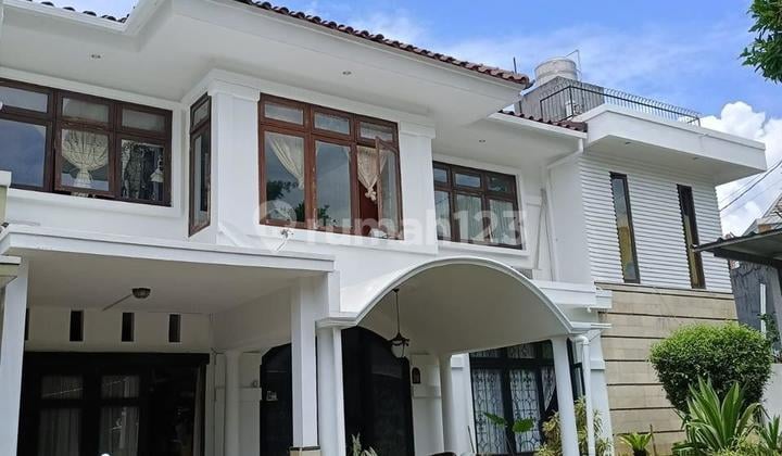 Rumah 2 Lantai Posisi Pojok Role Jalan Besar di Puri Bintaro