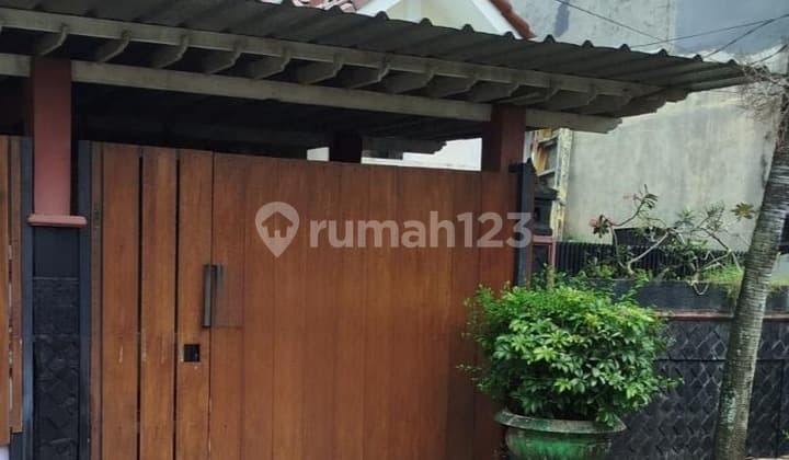 Rumah 1.5 Lantai Dalam Cluster Graha Raya Bintaro