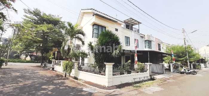 Rumah Hook 2 Lantai Dalam Cluster Dekat Bintaro Exchange Mall