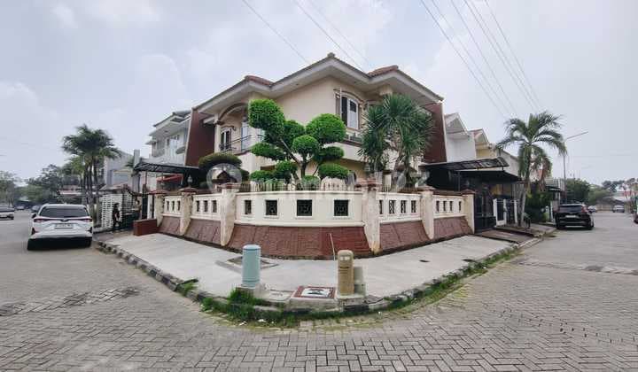 Rumah Hook Besar Rapi Lingkungan Komplek Metro Permata Karang Tengah