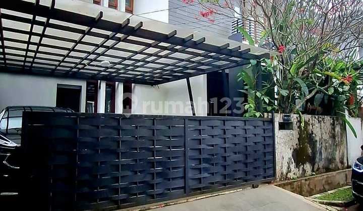 Jual Rumah Bangunan 2 Lantai di Bintaro Sektor 9 SHM