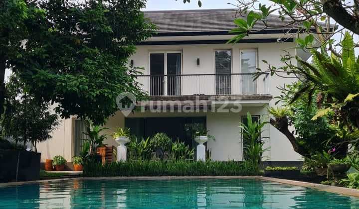 Jual Rumah Ada Kolam Renang di Komplek Parigi Nempel Bintaro