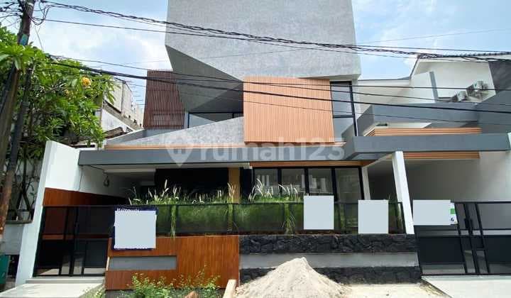 Jual Rumah 2 Lantai Bangunan Baru Ada Private Pool di Bintaro