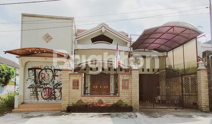 RUMAH MEWAH STRATEGIS DI DALAM KOTA YOGYAKARTA