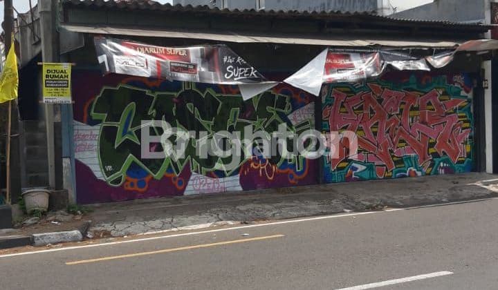 BONUS LAND WITH BUILDING IN A STRATEGIC LOCATION BY THE ARGOLUBANG MAIN ROAD NEAR YOGYA STATION