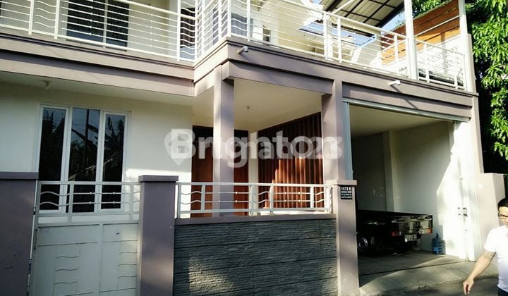 RUMAH 2LT SIAP HUNI LOKASI STRATEGIS DLM RING ROAD DEKAT PASAR PASTI YOGYA