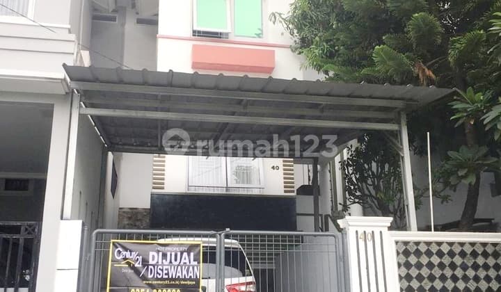 Hunian Bagus Palm Hills Estate Furnished Dekat Tol dan RS Bisa Disewa