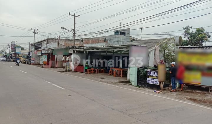 Rumah Nempel Jalan Utama Taktakan Dilalui Banyak Kendaraan