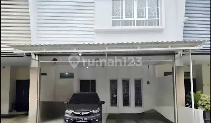 Dijual Rumah 2 Lantai Siap Huni Dalam Cluster Rempoa di Jakarta Selatan