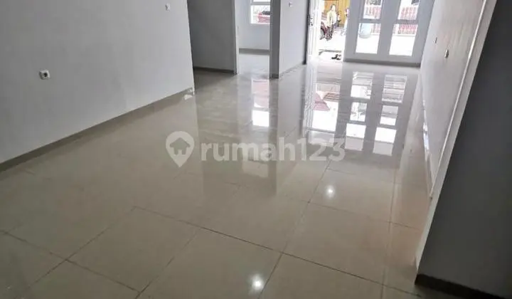 Rumah Bagus Unfurnished SHM di Kopo Permai , Bandung