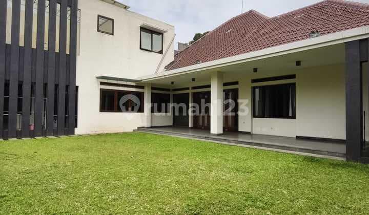 Rumah Bagus Furnished SHM di Sayap Burangrang, Bandung