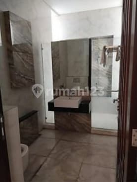Turun Harga Jual Rumah Setraduta