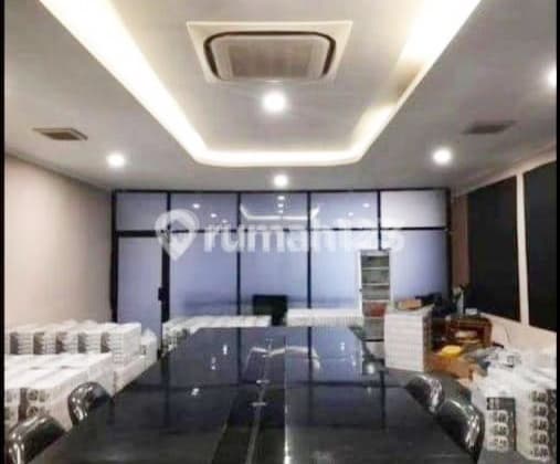 GUDANG DI KAWASAN PERGUDANGAN CILAMPENI KATAPANG Akses Kontainer 40 Fett