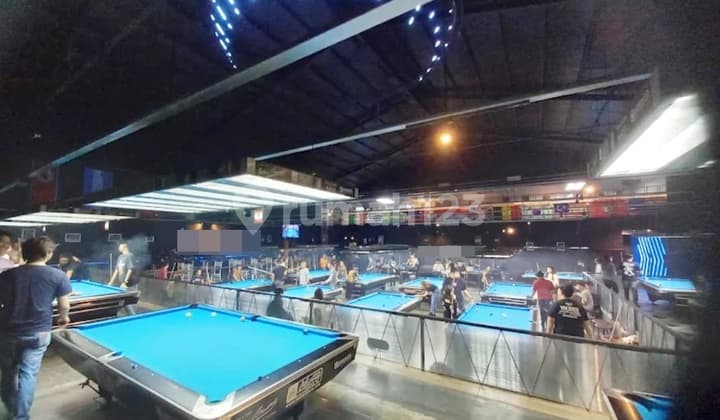 Tempat Usaha Komersial Jl. Sumatera Bandung, Lokasi Sangat Strategis, Area Kuliner