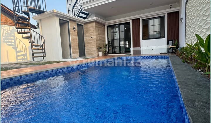 Rumah Mewah Yogyakarta Dengan Kolam Renang Startegis Dekat UMY