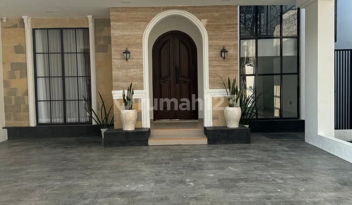 Rumah 2 Lantai Jogja Ada Kolam Pribadi Dalam Cluster di Sleman