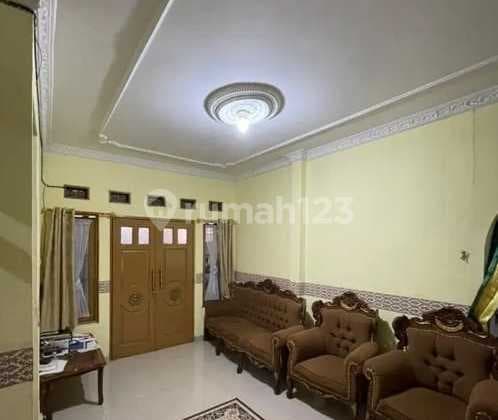 Wow, Ini Bagus, Rumah Banyak Kamar, Bisa di Kost Kan Dan Sudah Ada Kamar Kost Yang Aktifnya. Yuk Survey, Jamin No Nyesel.