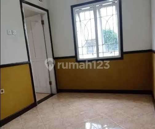 Wow, Rumah Bagus, 2 Lantai, Harga Bersaing. Yuk, Disurvey