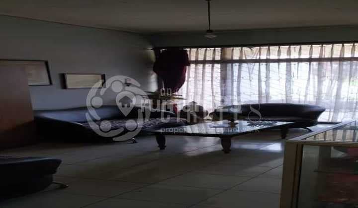 Dijual Rumah Bagus, Lokasi Sayap Tki. Pinggir Jalan.