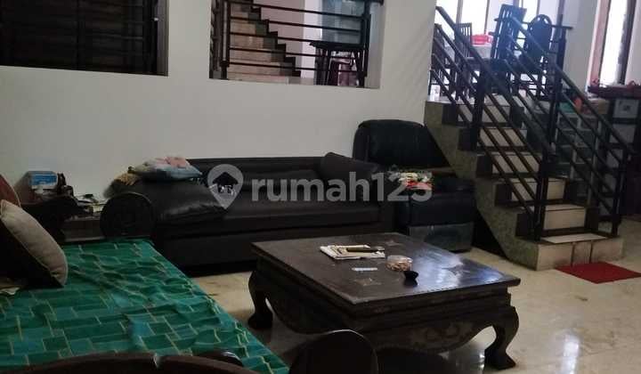 Disewakan Rumah Mewah, Lokasi Sejuk, di Dataran Tinggi Bandung