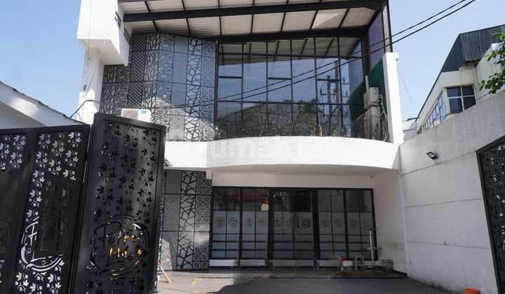 Sewa Resto di Jalan Pacar 2 Lantai Fully Furnished + Lift Makanan