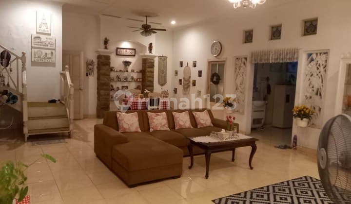 Jual Rumah Usaha di Jemursari Timur Posisi Pojok Row Jalan Lebar