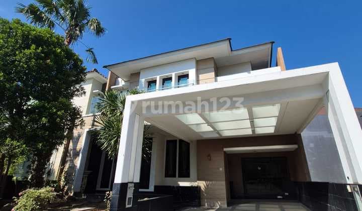 Jual Rumah Minimalis Mewah Pakuwon City 2,5 Lantai Full Furnished