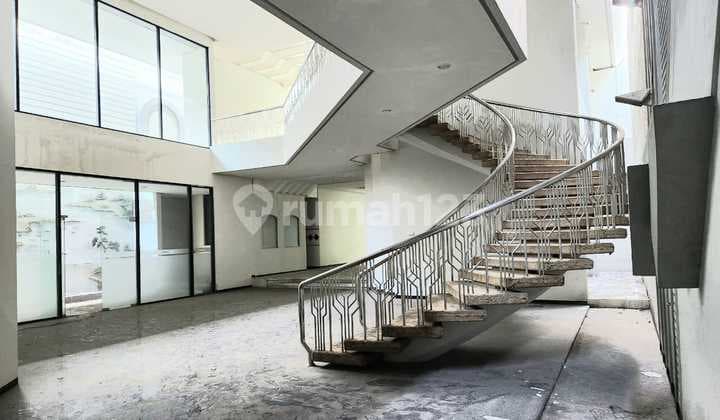 Jual Bangunan Usaha Modern Embong Kenongo 2 Lantai Lokasi Prime