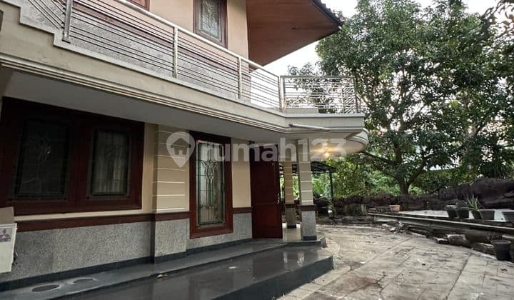 Jual Rumah di Graha Family 2 Lantai Posisi Hook Row Jalan Kembar