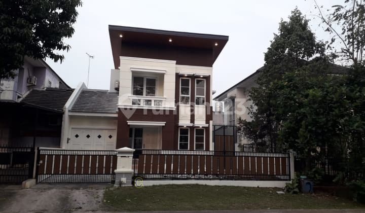 Rent a Fully Furnished Contemporary House in Kotawisata
