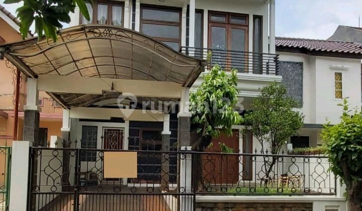 Dijual Rumah Strategis Di Raffles Hills