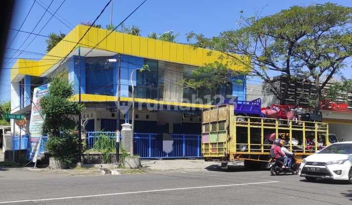 Dijual showroom barata jaya