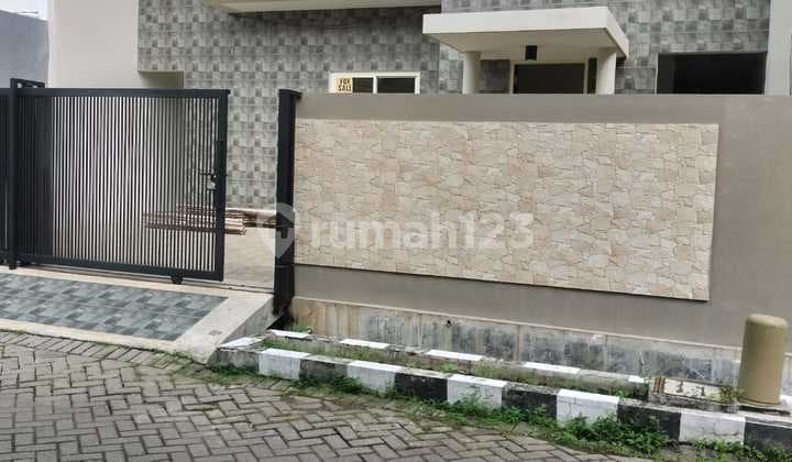 Dijual rumah babatan mukti