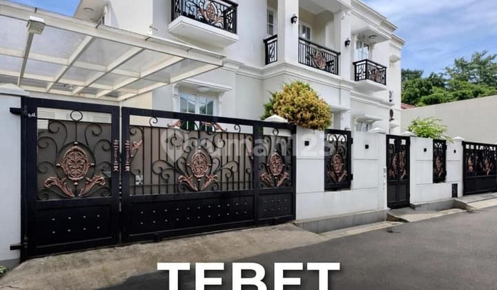 For Sale Modern Classic Furnished, Row on a Wide Road