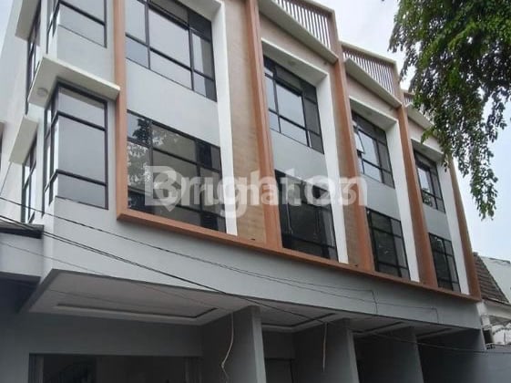 For Sale Ruko Komersil 4 Lantai di Taman Ratu Jakarta Barat