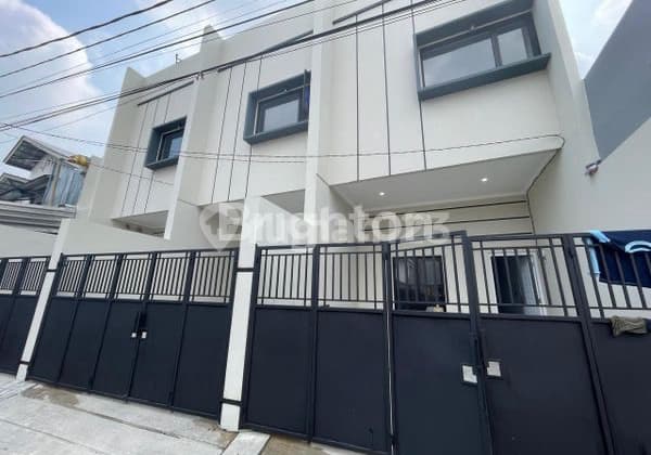 For Sale Rumah Baru 3 Lantai di Jelambar Siap Huni Jakarta Barat